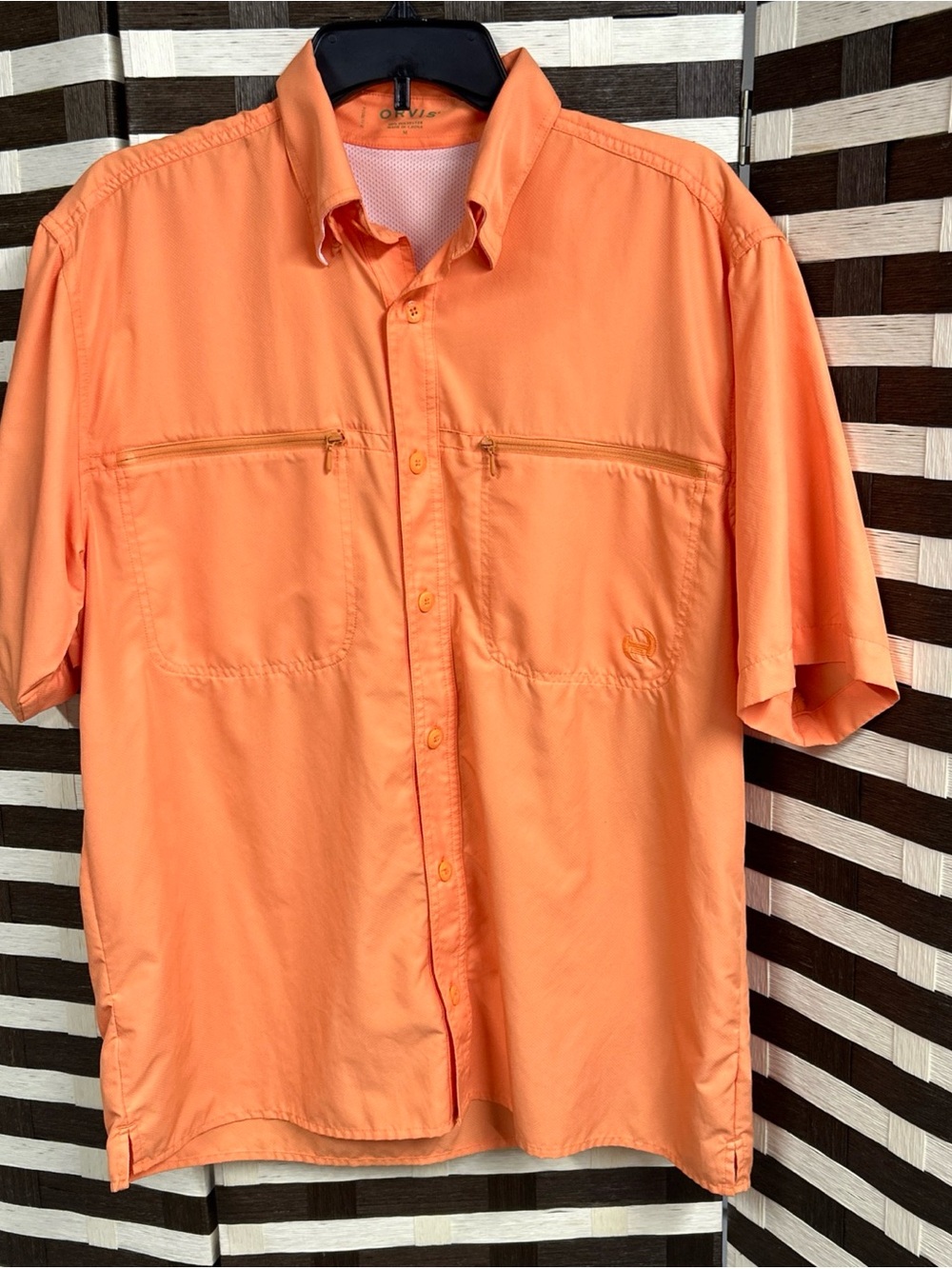 Orvis Men’s Medium Short Sleeve Mesh Lined Orange Shirt Fishing Hiking Outdoors